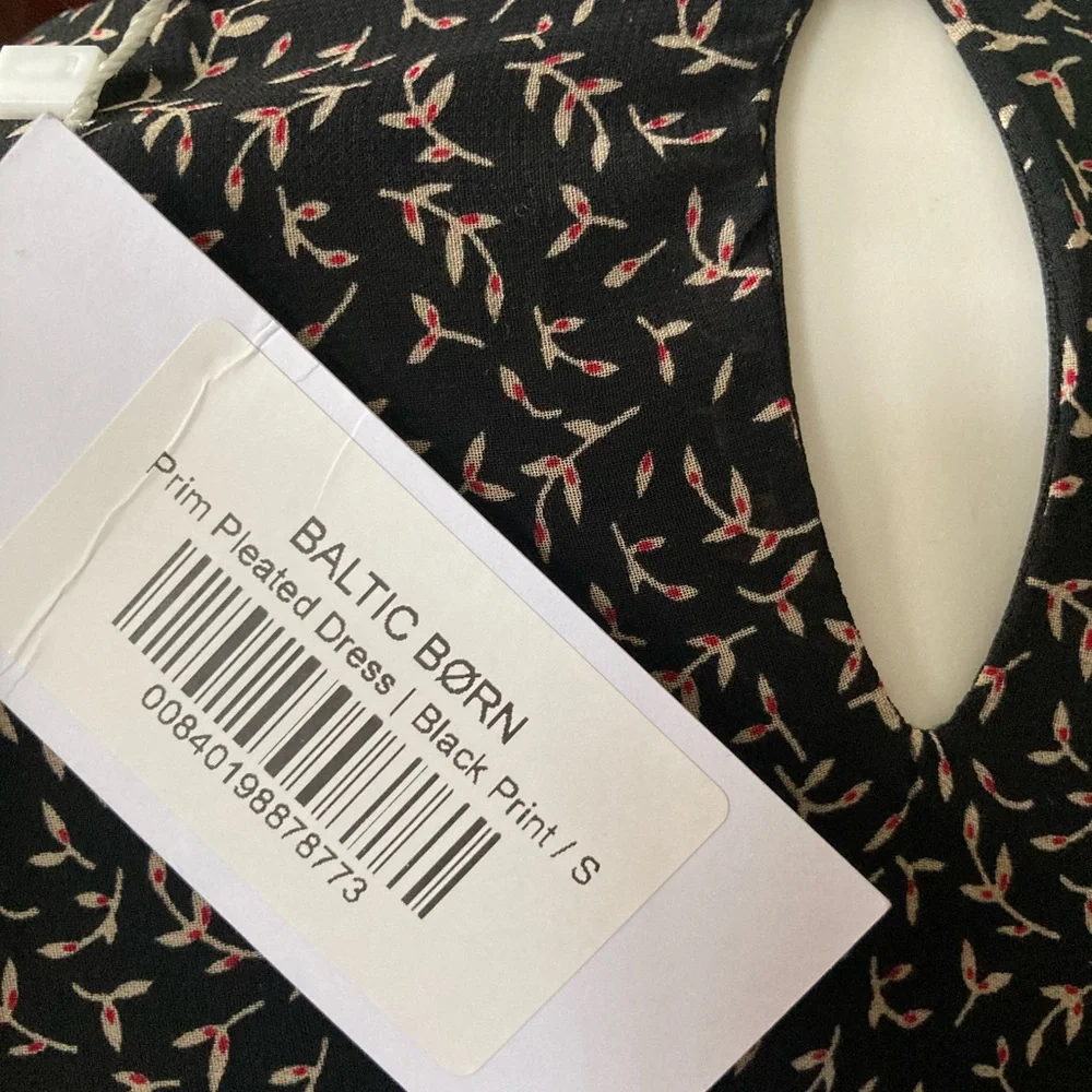 🏇 Baltic Born Prim Pleated Floral Black Midi Dress - Picture 5 of 15